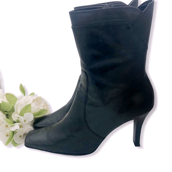 Nine West Shoes - Nine West blck leather heel booties